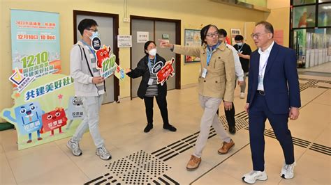 區議會選舉｜曾國衞視察投票站運作 再次呼籲市民把握機會投票 香港 大公文匯網