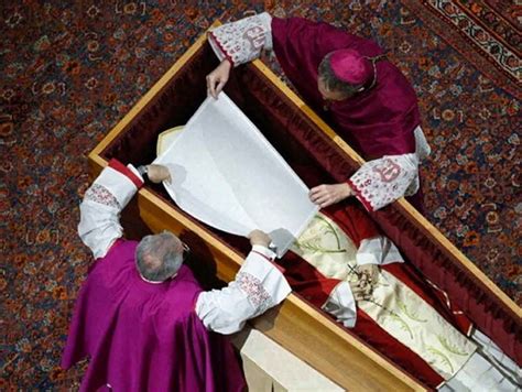 El Vaticano Aprueba Nuevas Reglas Para El Funeral Del Papa