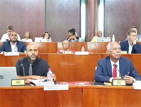 Guadeloupe L opposition refuse de siéger à la Région KARIBINFO