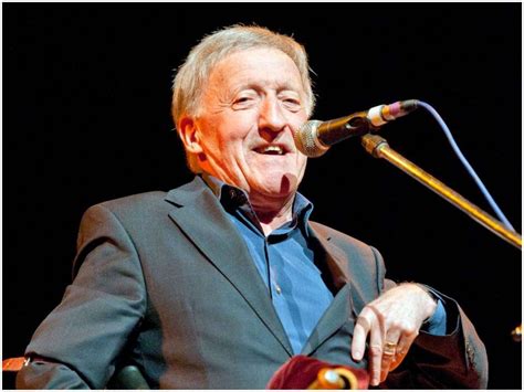 Paddy Moloney Bio Age Death Height Wife Net Worth