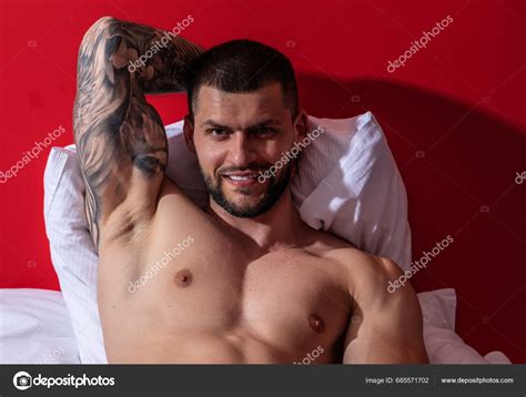 Joven Musculoso Sexy Desnudo Posando Sof Sexy Desnuda Sin Camisa