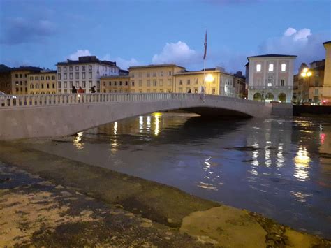 Piena Dell Arno Non Preoccupa Pisa Portata Dell Acqua Inferiora Alle