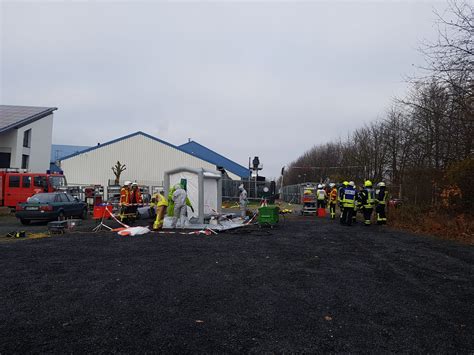 Jahres Bung Des Gefahrstoffzug Des Rhein Lahn Kreises Feuerwehr Miehlen