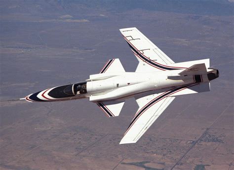 Уникальный самолет Grumman X-29A с «крылом обратной стреловидности ...