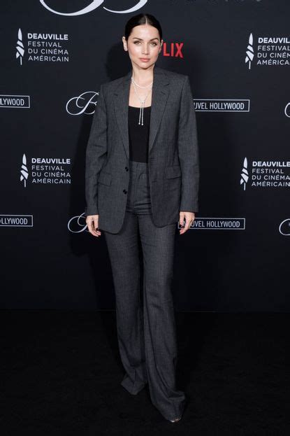 Ana De Armas Wore Louis Vuitton At The Blonde Premiere Who What Wear