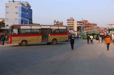 ट्राफिक नियमविरुद्ध मजदुरको आन्दोलनले लियो उग्ररुप भोलिदेखि काठमाडौंमा यातायात चल्न नदिने