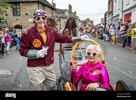 Eynsham Carnival Oxfordshire Uk Stock Photo Alamy