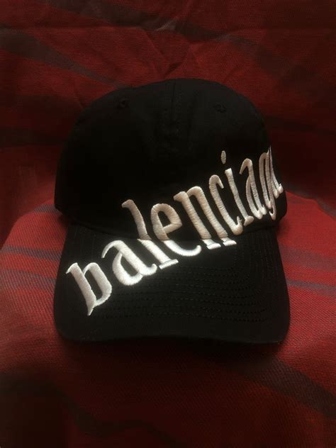 Topi Balenciaga Fesyen Pria Aksesoris Topi Di Carousell