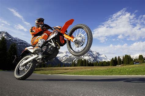 Dirt Bike Doing Wheelies Wallpapers Wallpaper Cave