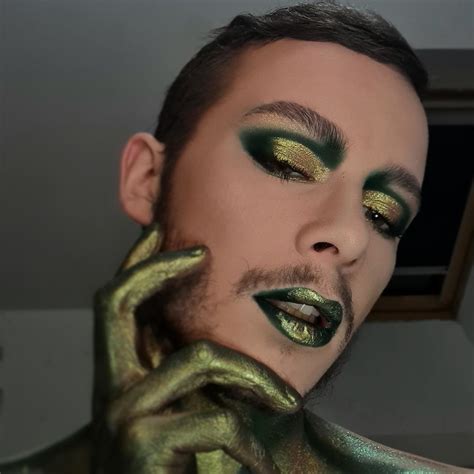 Shrek inspired makeup, I'm joking but I love these colors ! : r/mua