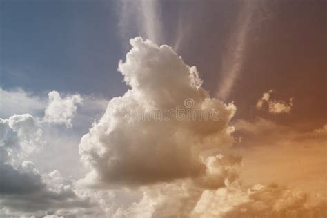 Cielo Hermoso Dram Tico Y Fondo Abstracto De Las Nubes Imagen De