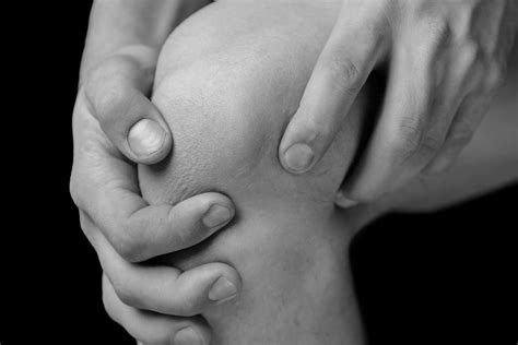 Stiff Joints? Signs and Causes - Pain Management