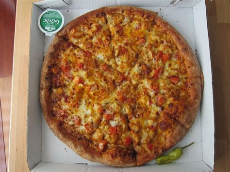 Review Papa John S Chipotle Chicken And Bacon Pizza Brand Eating