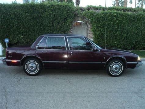 1987 Oldsmobile Delta 88 Royale 90th Anniversary Low Low Miles 61 900