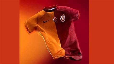 Galatasaray ın yeni sezon forması nasıl Galatasarayın profesyonel