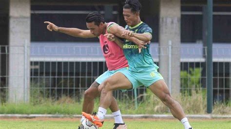 2 Pemain Persib Bandung Ini Terancam Absen Di Laga Lawan PSS Sleman