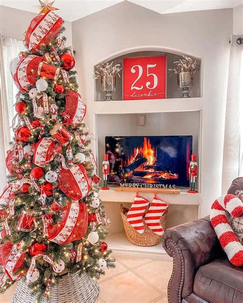 Unveiling Red and White Christmas Tree Decor Ideas for a Festive Home - Farmhousehub