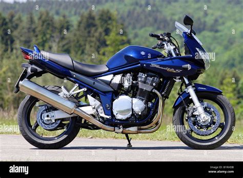 Motorrad Suzuki Bandit S Stockfotografie Alamy