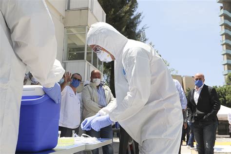 Personal de CUAltos colabora en la toma de muestras y atención de