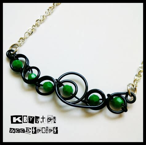 Collar Formas Plateado Verde Y Negro Colgante Circ Artesanum