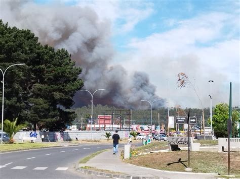 Declaran Alerta Roja Por Incendio Forestal En Sector Lomas Coloradas De