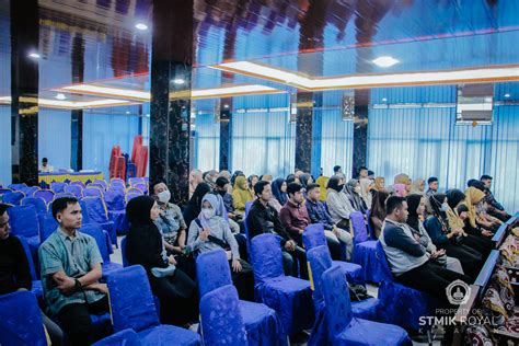 Seminar Pembekalan Memasuki Dunia Kerja Dan Pengurusan Ak Untuk Alumni