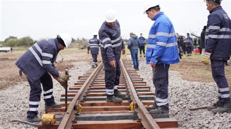 Córdoba Una pequeña empresa desarrolla durmientes sintéticos hechos a