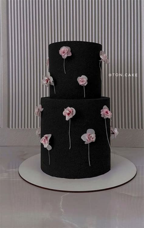 Pin By Sandra Novak On Cake Decorating Viii Black White Cakes Mini