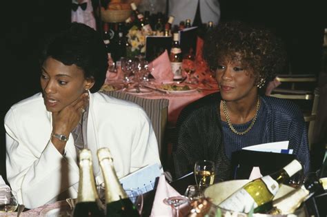 Whitney Houston Dix Ans Déjà Son Amour Caché Pour Robyn Crawford