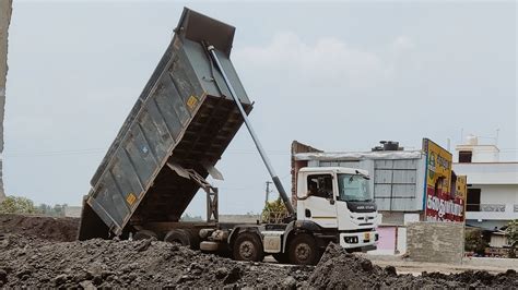 ASHOK Leyland Captain 3525 TN BS6 Tipper Unloading The Sand Fastly