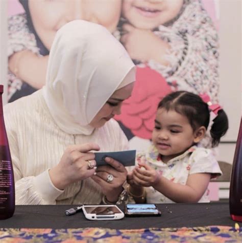 Ibu Takleh Cari Makan Macam Ni Siti Nurhaliza Kongsi Gelagat Aafiyah