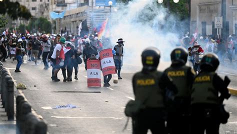 Protestas En Perú Reportan Movilizaciones Y Bloqueos De Vías En Cinco Provincias Bloqueos De