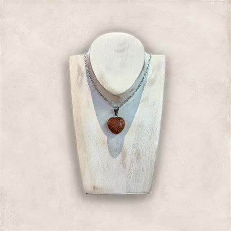 Pendentif Pierre De Soleil Rouge Coeur Boutique Blanch Art