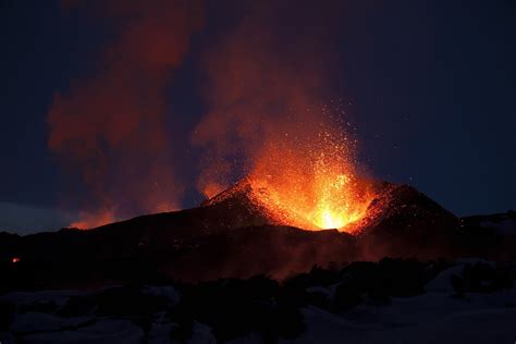 Erupcja Wulkanu Na Ywo Kamery Internetowe Pokazuj P Yn C Law