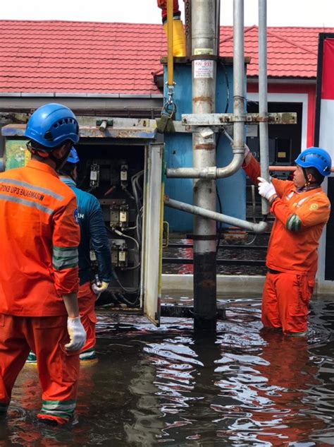 Banjir Kalsel Pln Berhasil Pulihkan Sistem Kelistrikan Berita