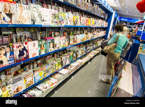 Magazines Newsagent Hi Res Stock Photography And Images Alamy