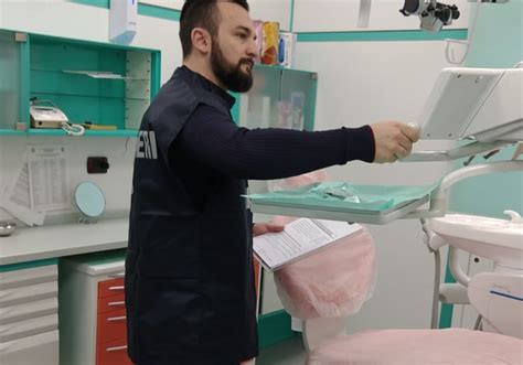 Cisterna Falso Dentista Denunciato E 3 Studi Chiusi L Operazione Del Nas