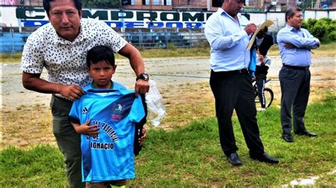 Municipalidad De San Ignacio Entrega Uniformes De F Tbol A Los Ni Os De