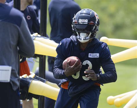 Photos Chicago Bears Return To Halas Hall For Otas Chicago Tribune