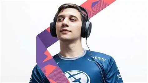 Arteezy Reveals Best Carry Picks For Dota Patch E