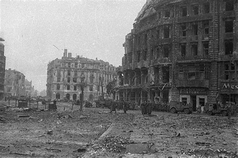 Black And White Photos Of Berlin In Ruins In 1945 Vintage Everyday