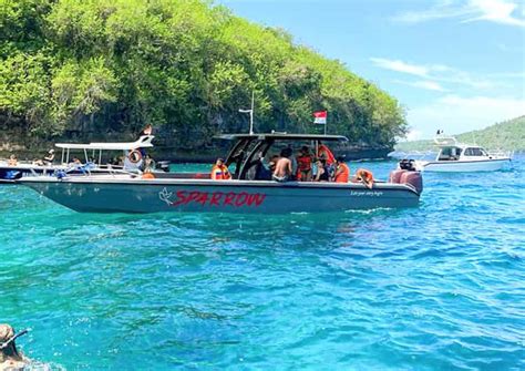 Barco Privado Para Hacer Snorkel Y Ver Mantarrayas En Nusa Penida