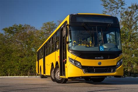 Ônibus Volkswagen 22 280 de 15 metros é opção a articulado Estradão