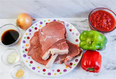 Make This Easy Slow Cooker Pepper Steak Recipe Tonight