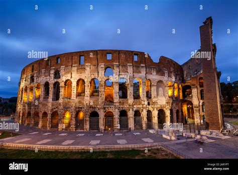 El Coliseo O El Coliseo Tambi N Conocido Como El Anfiteatro Flavio En