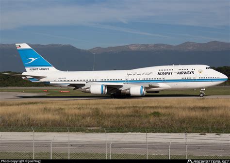 K Ade Kuwait Airways Boeing M Photo By Joel Vogt Id