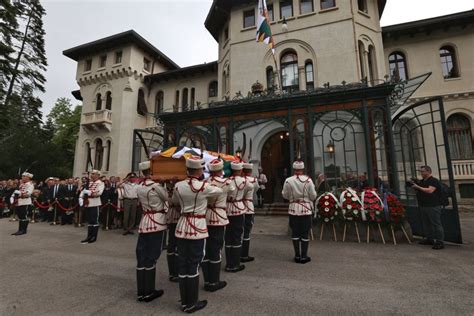 76 years later - the return of King Ferdinand's mortal remains to ...