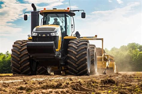 The Biggest And Powerful Tractors In The World – 2022/2023 – FarmerDB