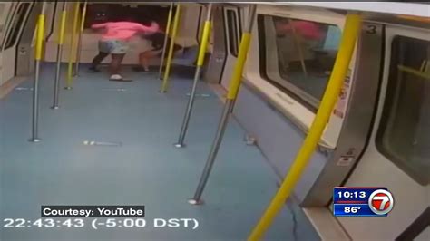 Video Captures Man Attacking Woman On Board Miami Metromover In Brickell Wsvn 7news Miami