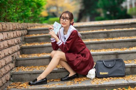 4K Asian Handbag Stairs Sitting Schoolgirls Uniform Glasses